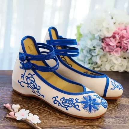 Fashion  women embroidered shoes